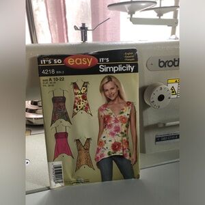 Simplicity Easy Pattern No #4218
Size 10-22
Misses Knit Tops